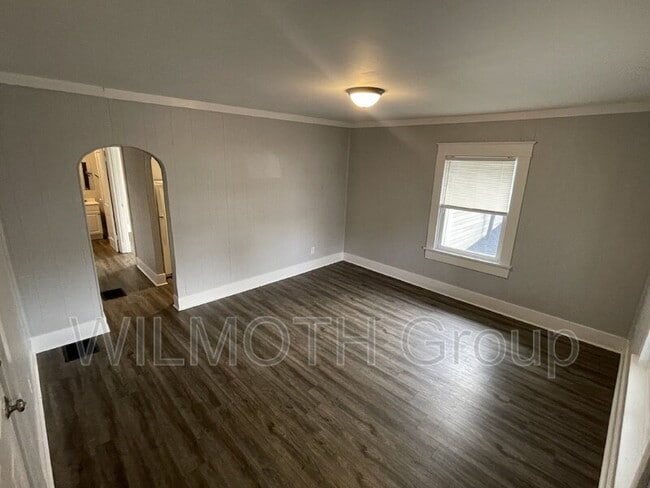 Photo - 129 W Hendricks St Unit 2