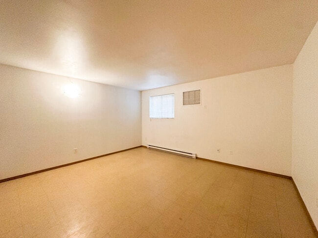 Photo - 138 Lorne Ave Unit 103