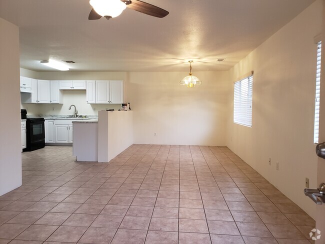 Building Photo - 2572 S Quirt Cir Unit C Rental