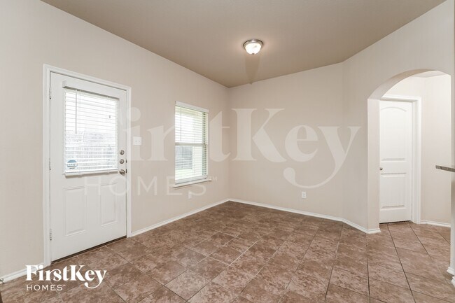 Photo - 1800 Arbordale Way