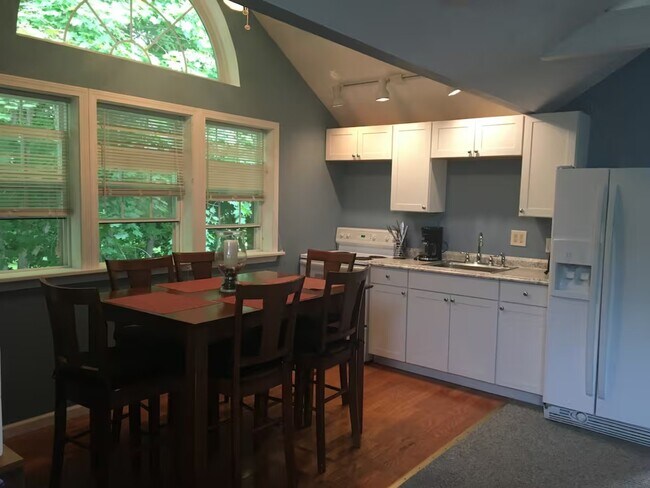 390 Main St Unit 2