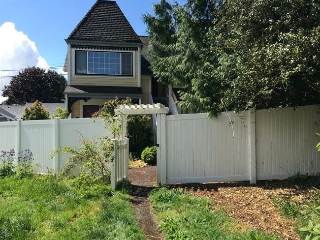 515 Foote St SW Unidad 4