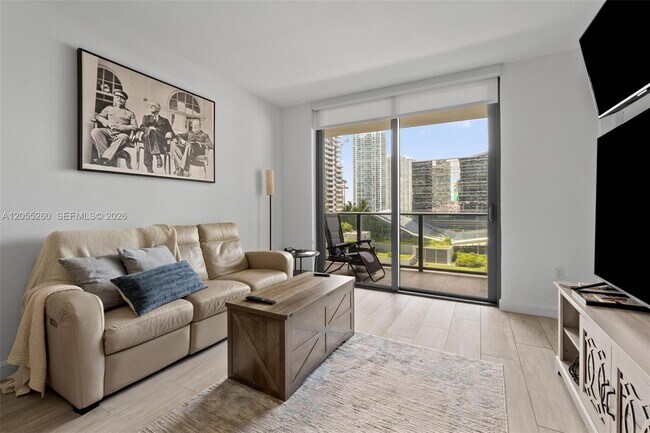 Photo - 45 SW 9th St Unidad 1109