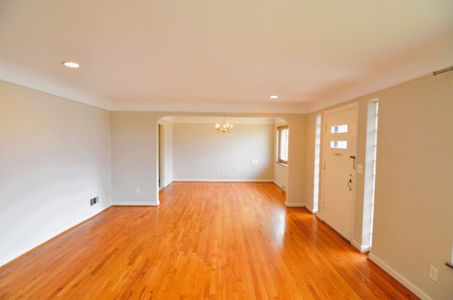 Photo - 6516 Ridge Cir