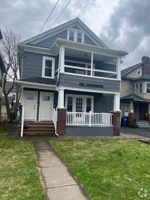 Building Photo - 2018 James St Rental
