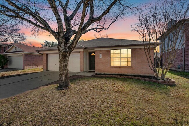 Photo - 1105 Hughmont Dr House