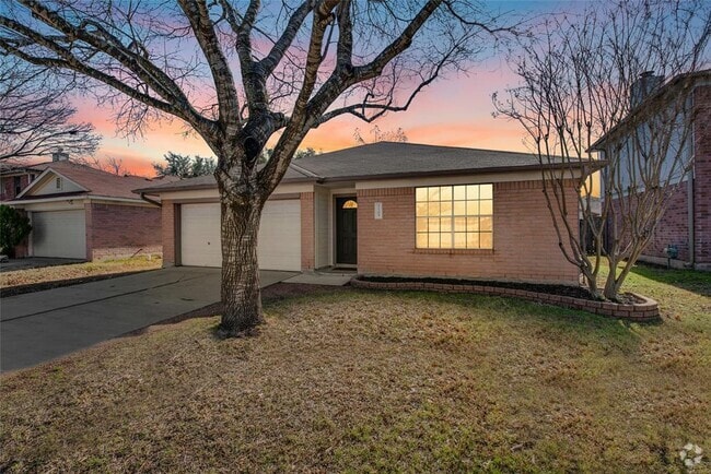 Building Photo - 1105 Hughmont Dr Rental