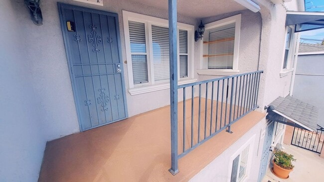 Building Photo - 664 W 3rd St