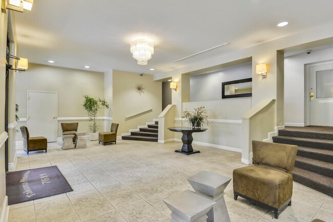 7611 Maple Ave