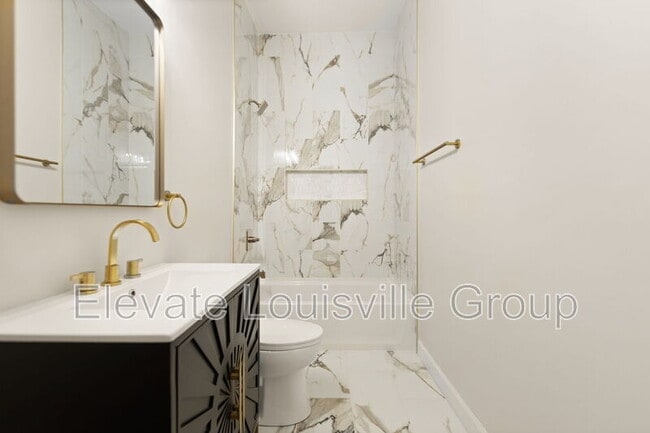 Photo - 825 E Chestnut St