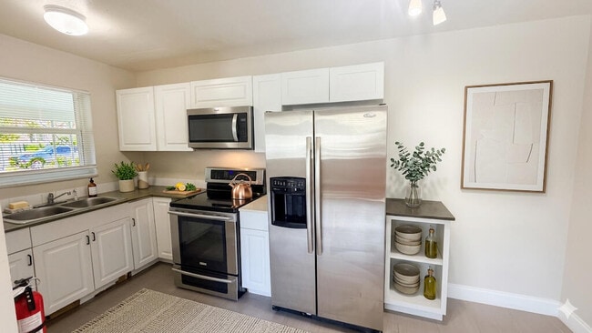 Photo - 800 Moffett St Unit 4