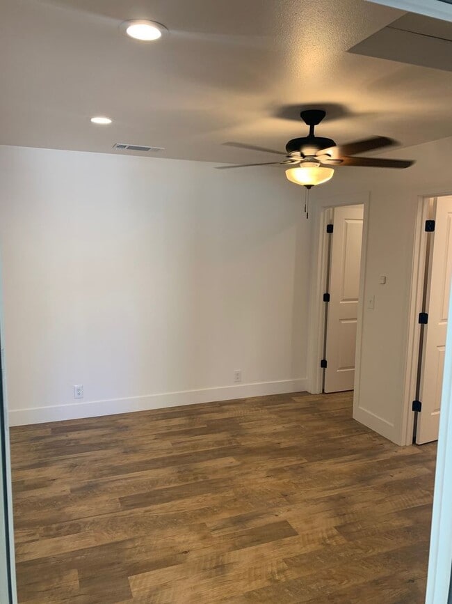 Photo - 0721 - 1319/1321 Normal Ave