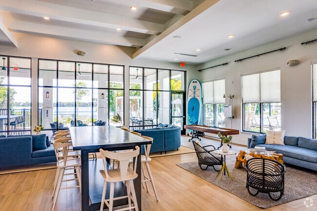 The Lake Club - Jefferson Lake Howell Apartments