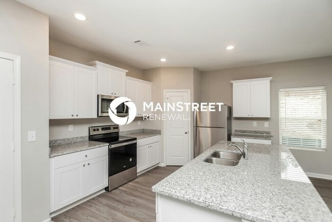 Photo - 3 Bedroom Pet-Friendly Home in Villa Rica, GA with Main Street Renewal