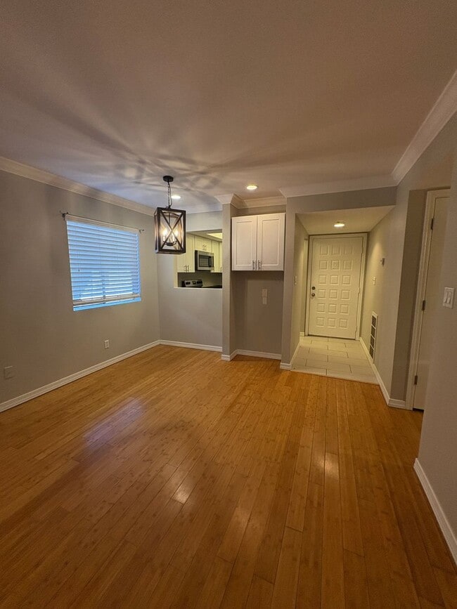 Building Photo - READY TO VIEW NOW! Beautiful 2 Bed/2 Bath ... Rental