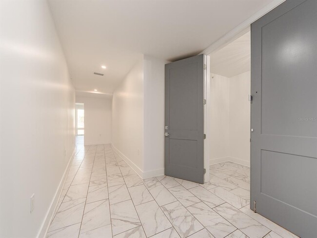 Photo - 15 Avalon St Unit 303