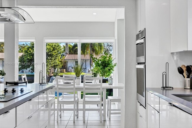 Photo - 2828 Cleveland St