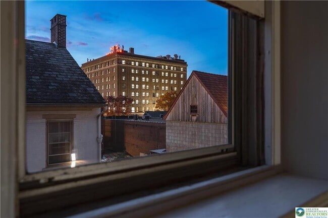 Photo - 426 Heckewelder Pl Unidad 2