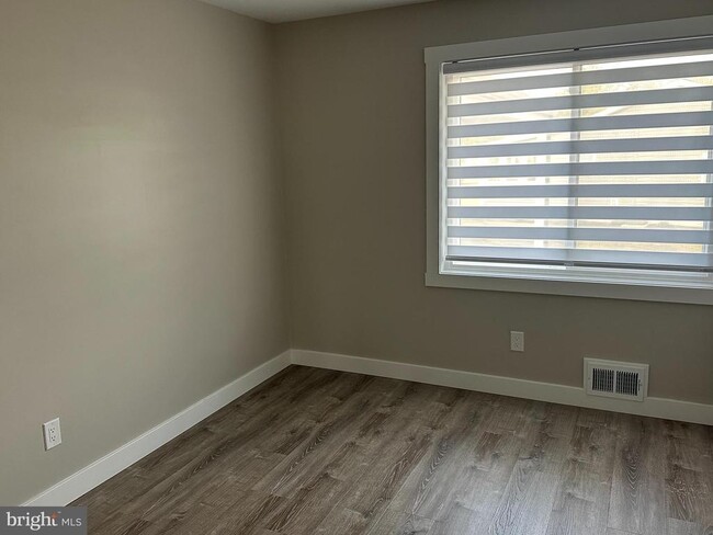 Photo - 12 Sanbert Cir