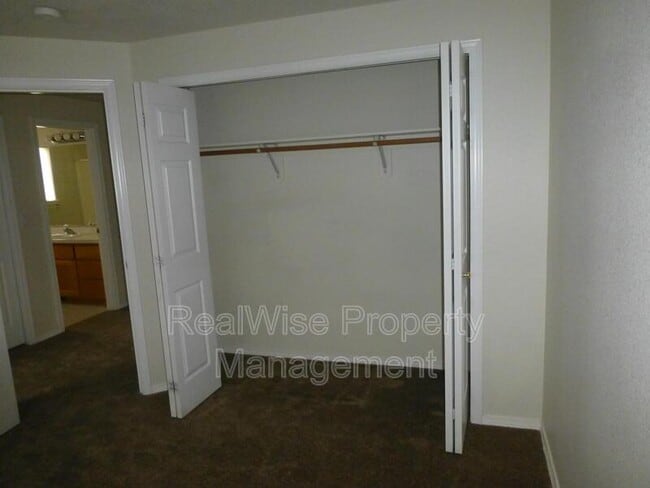 Photo - 737 NE Nickernut Ave