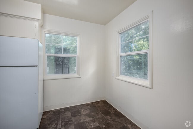 2BR, 1BA - 768SF - Dining Room - 2610 N St