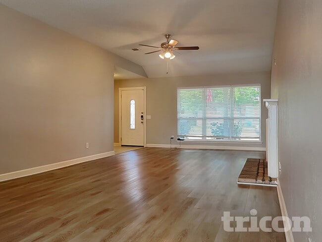 Photo - 2622 Townhall Ln