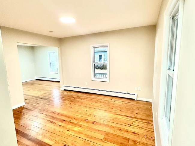 Photo - 6 Commercial Ave