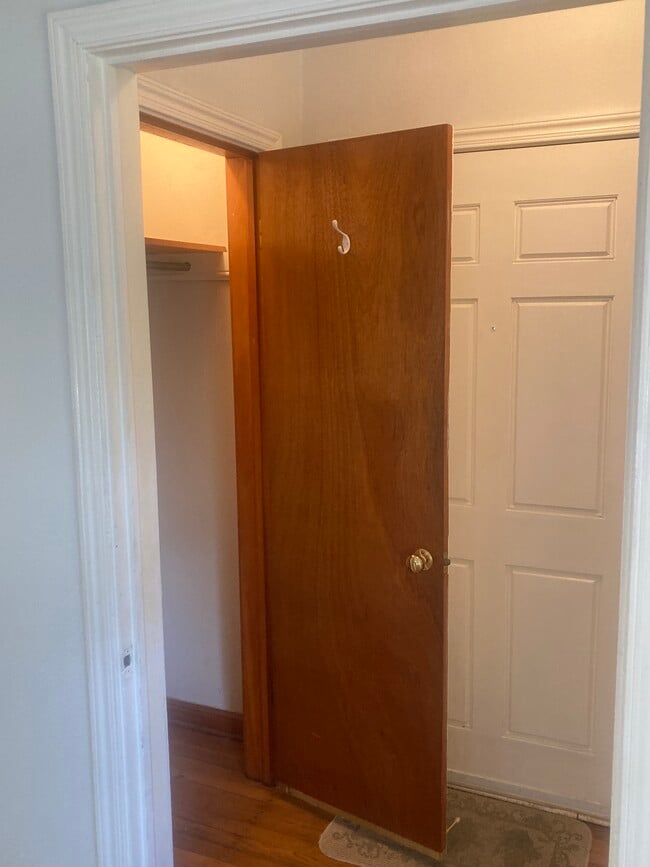 Photo - 130 E 48th St Unidad Main House