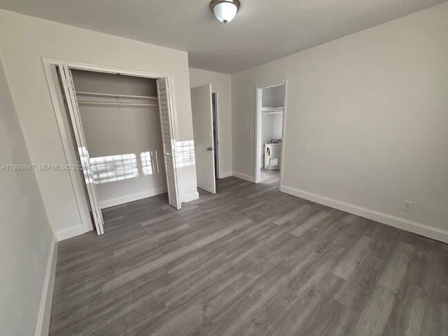 Building Photo - 1628 SW 7th St Unit 4