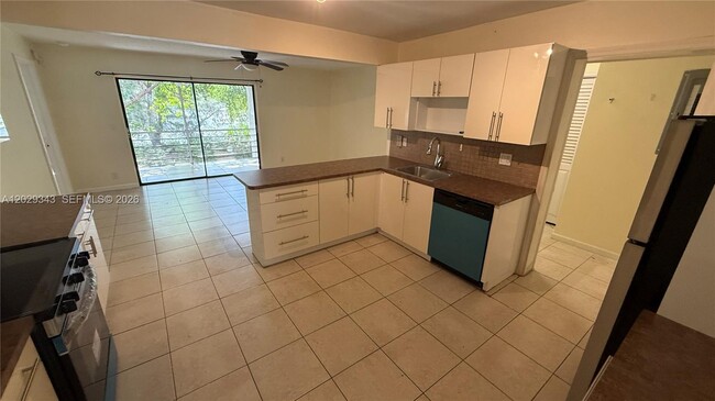 Building Photo - 3199 Coral Hills Dr Unit 3