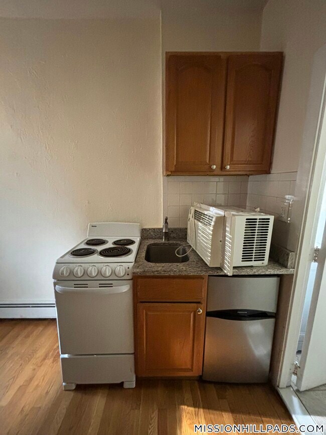 Building Photo - 53 S Huntington Ave Rental