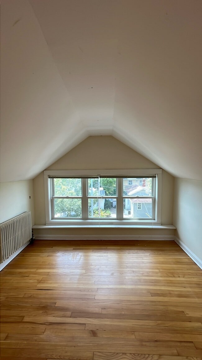 Building Photo - 319 N Blair St Unit 3