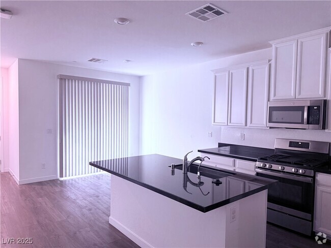 Building Photo - 5730 Sky Pointe Dr Unit 109 Rental