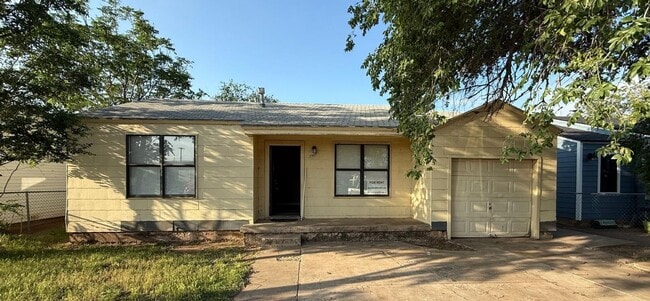 Building Photo - 2907 2nd St Rental