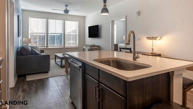 Photo - 4670 Merchants Park Cir Unidad 01-409