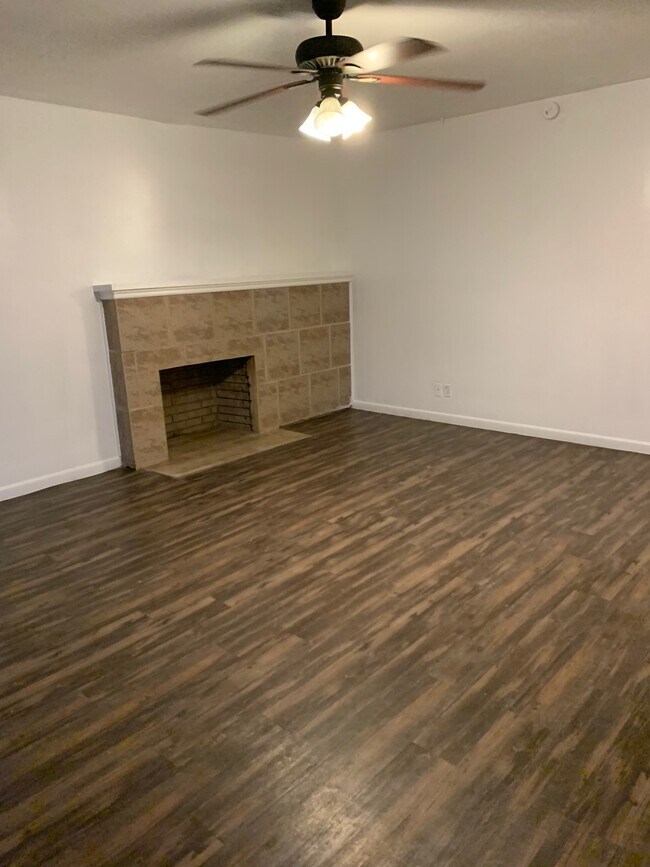 1041 E Main St Rental House Rental in Cushing, OK