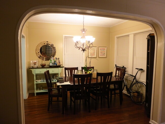 Dining Room - 215 W Linwood Dr