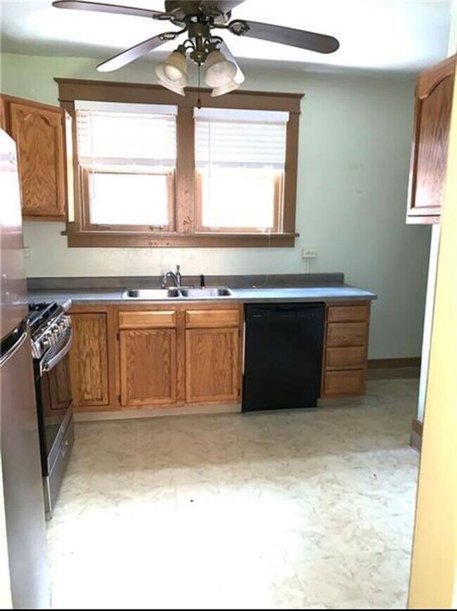 Photo - 4005 California Ave