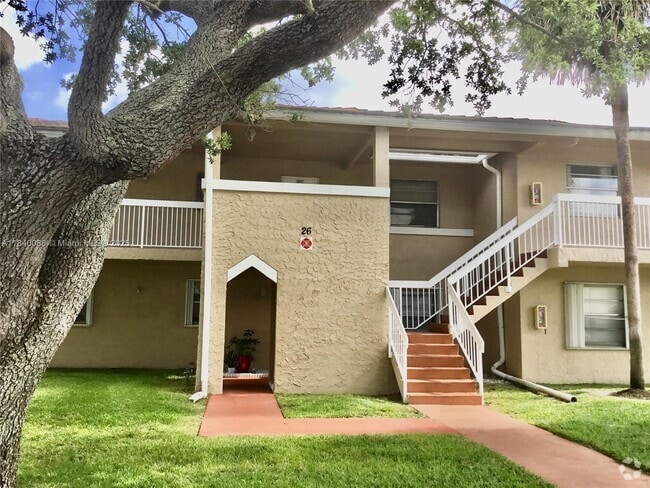 Building Photo - 9927 Twin Lakes Dr Unit 9927 Rental