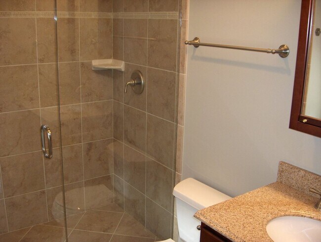 Photo - 257 - *450 Green Bay Road Bldg* Unit 450-2