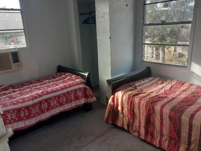 Photo - 1418 Jourdan Ave