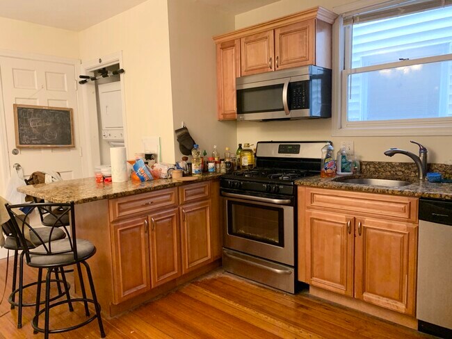 Photo - 37 Howell St Unit 2