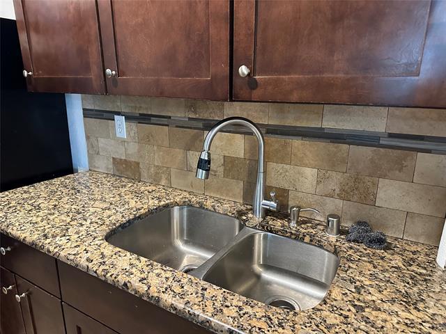 Photo - 910 Sunny Slope Dr