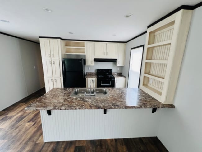 Building Photo - 9477 Lansdowne Rd