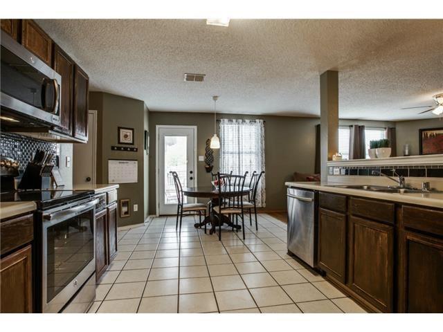 Photo - 2937 Jamestown Dr