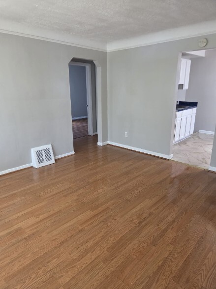 Photo - 3444 John Daly St