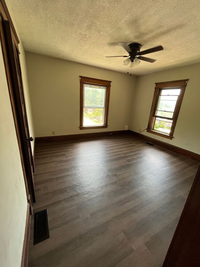 Photo - 549 Pine St Unit 1015 1/2 Catherine Street