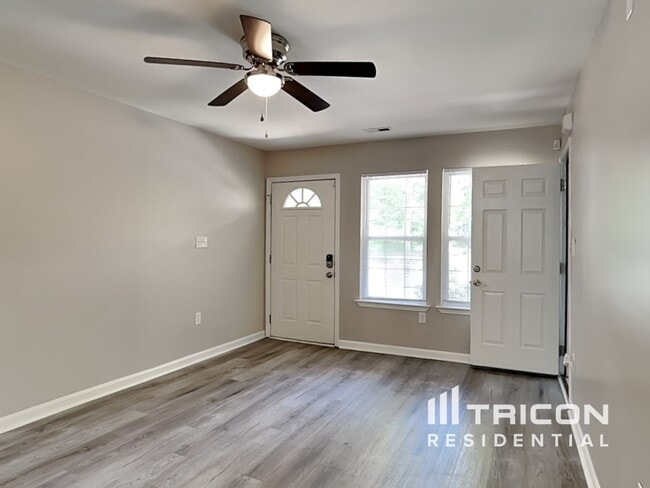 Photo - 6215 Rockwell Blvd W