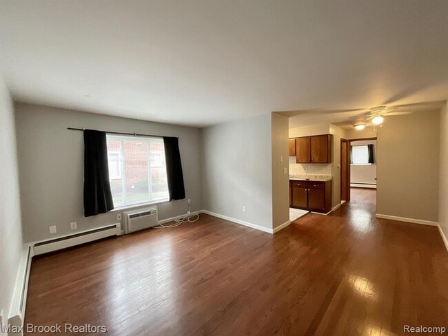 Building Photo - 15249 E 9 Mile Rd Unit 2 Rental