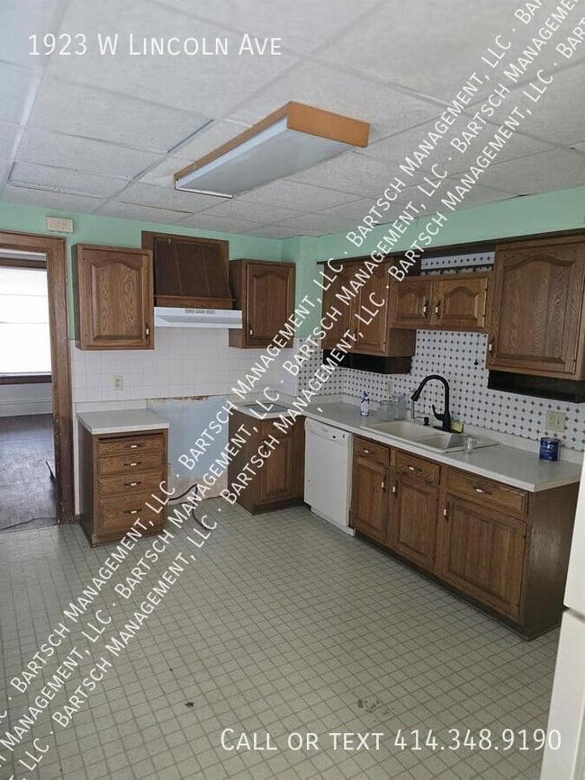 Photo - 1923 W Lincoln Ave